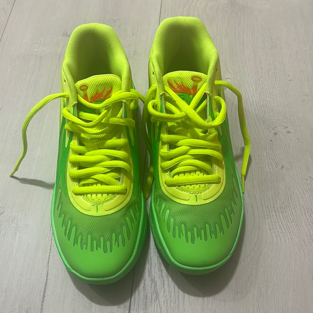 Womens size 8.5 Melo ball worn once great condition